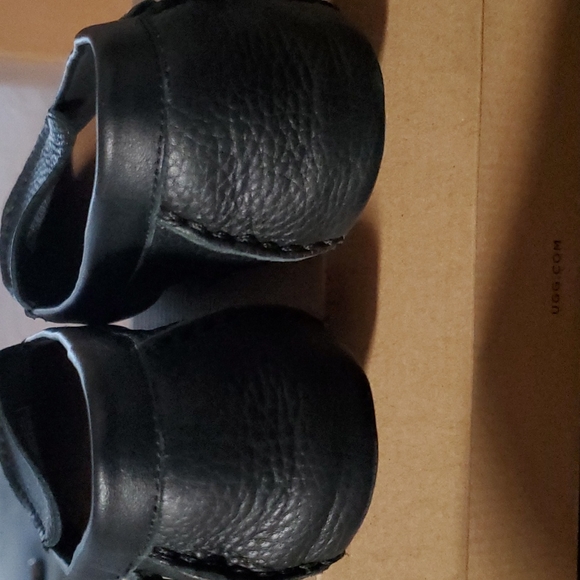 UGG Loafer - Picture 5 of 6